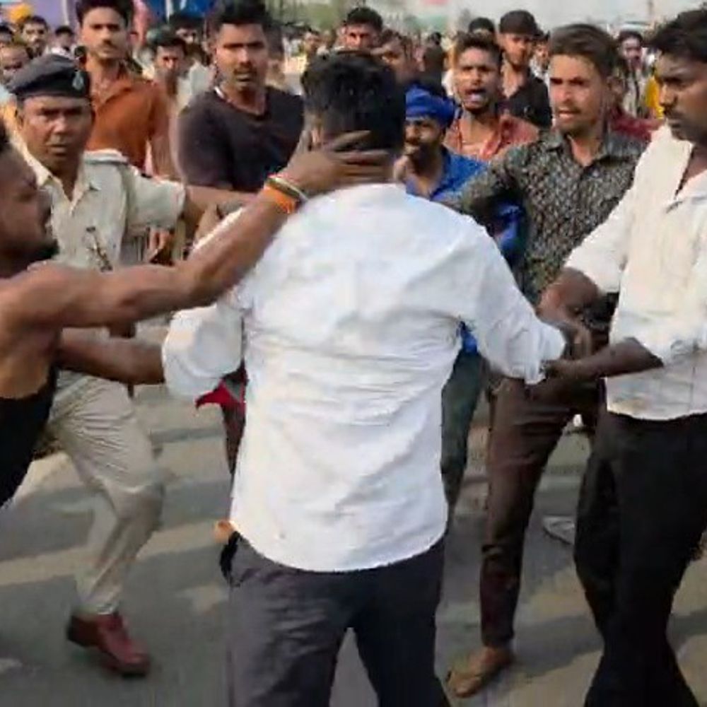 सड़क जाम हटाने गए थाना प्रभारी के साथ धक्का-मुक्की:जांच जारी, जहानाबाद में रोड एक्सीडेंट में युवक की मौत का मामला