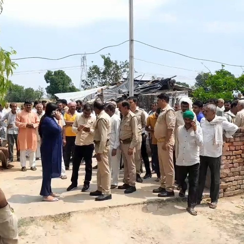 मैनपुरी में चकबंदी विवाद में एसीओ-लेखपाल पर FIR:किसान की मौत के बाद सांसद डिंपल यादव ने डीएम को लिखा था पत्र