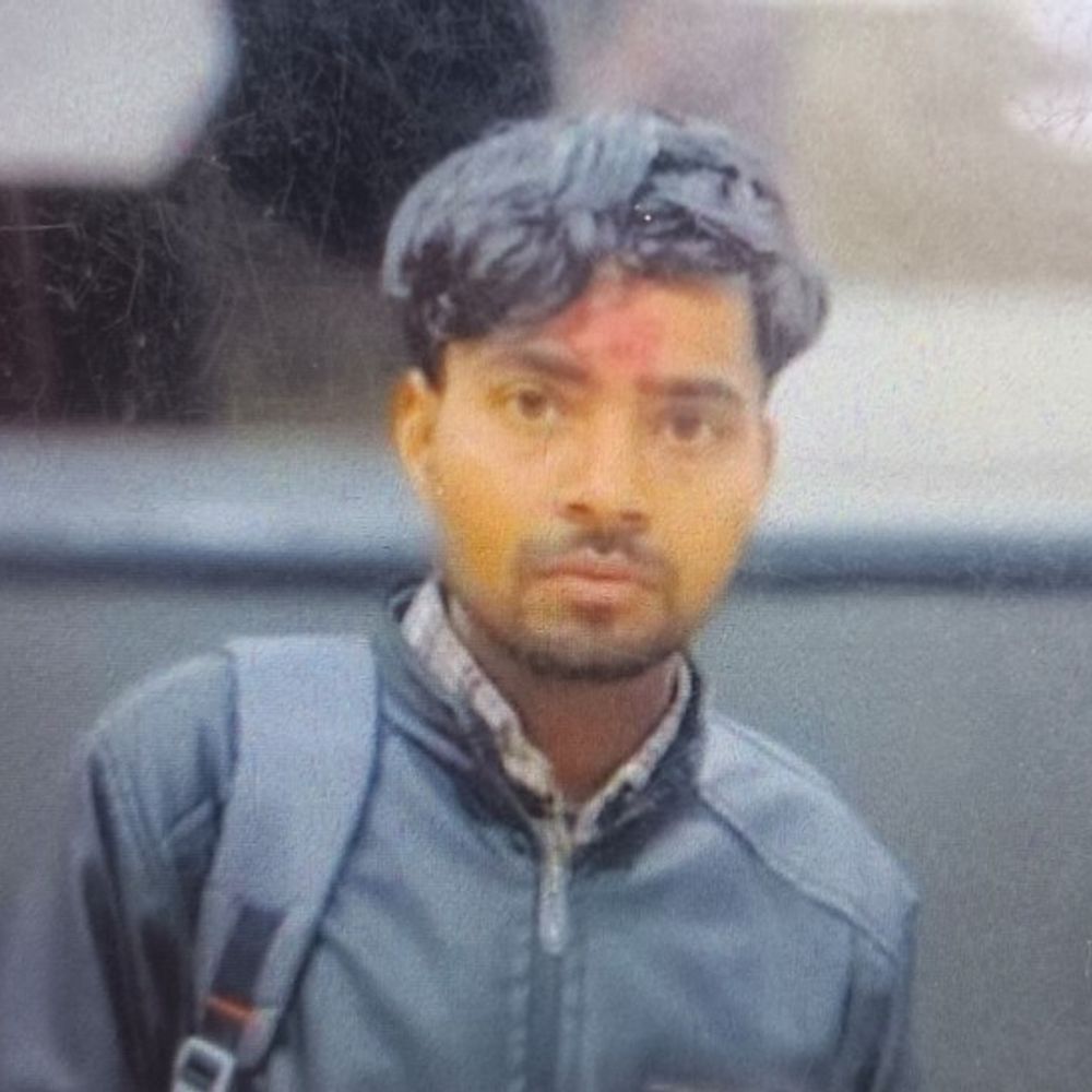 सड़क हादसे में घायल युवक की मौत:शाहजहांपुर में भाई की शादी के कार्ड बांटते समय हुआ था घायल, इलाज के दौरान तोड़ा दम