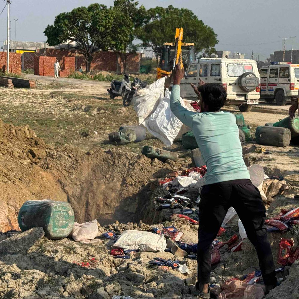 60 लाख का गुटका-स्प्रिट नष्ट:कानपुर में चकेरी पुलिस ने चलाया विनष्टीकरण अभियान