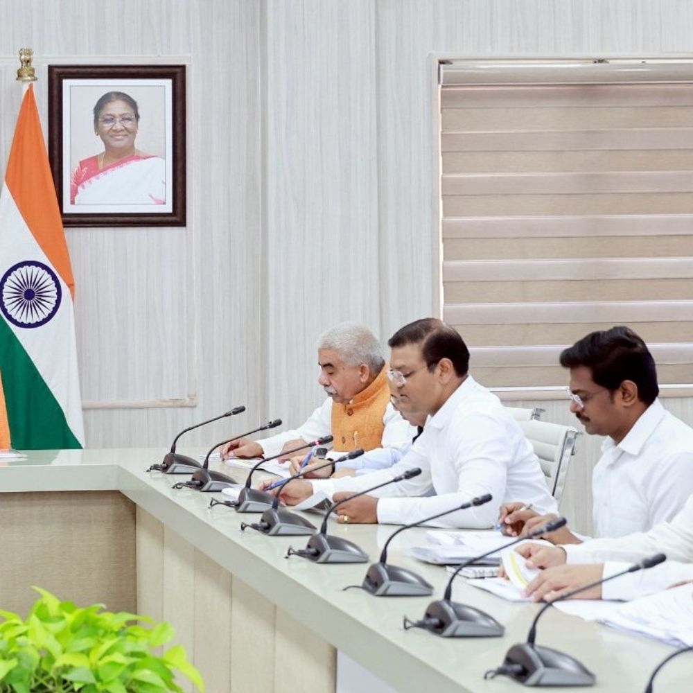 क्लस्टर-मॉडल से बुनकरों को बाजार, डिजाइन और तकनीक से जोड़ेंगे:सीएम योगी बोले बुनकरों की आय व सम्मान सरकार की टॉप प्राथमिकता