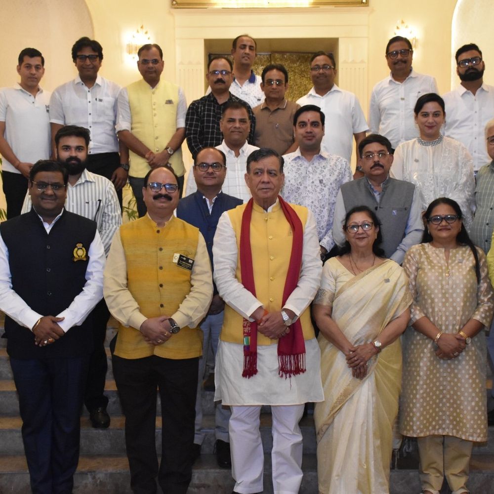 लखनऊ के विधान भवन पहुंचे कानपुर के 22 रोटेरियंस:अध्यक्ष सतीश महाना बने गाइड; डिजिटल गैलरी में किया यूपी के शहरों का वर्चुअल भ्रमण