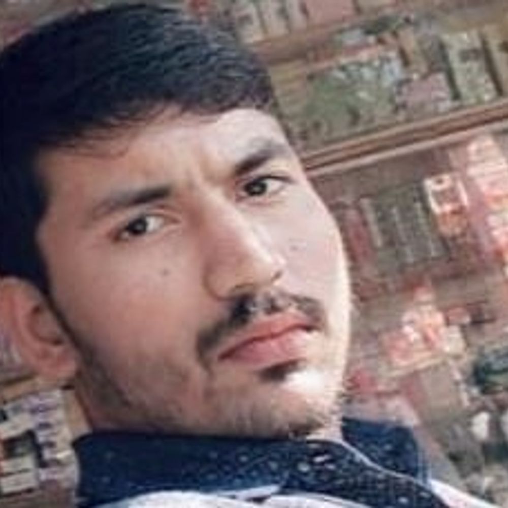 डंपर की चपेट में आने से युवक की मौत:बस-डंपर विवाद सुलझाने के दौरान चालक ने कुचला, हादसे के बाद फरार