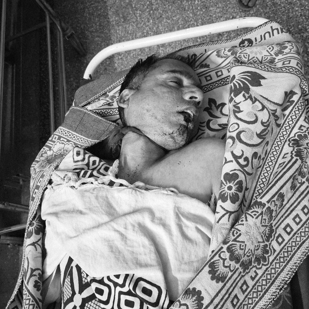 मंदसौर में पारिवारिक विवाद के बाद व्यक्ति ने की आत्महत्या:शराब के नशे में पत्नी-बेटे से मारपीट कर फांसी लगाई