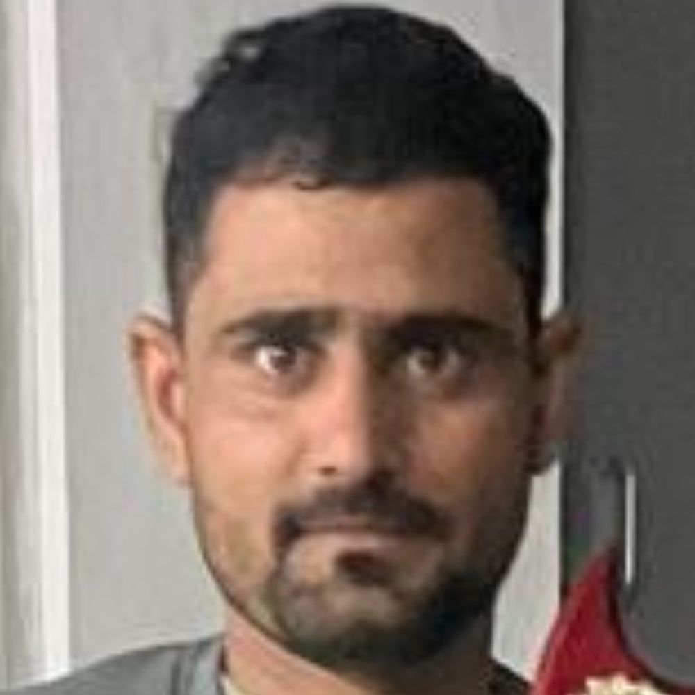 हाथरस में सड़क हादसे में युवक की मौत:बाइक से अपने घर लौट रहा था, चार पहिया वाहन ने मारी टक्कर