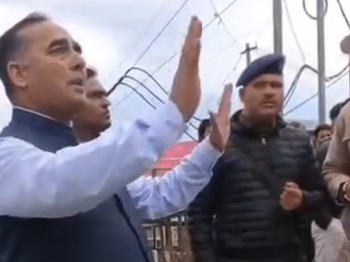 शिमला की सड़कों पर हाई वोल्टेज ड्रामा::  पुलिस ने कांग्रेस नेता को रोका, युद्धवीर बोले- ‘मुझे अगवा करने की कोशिश’ – Shimla News