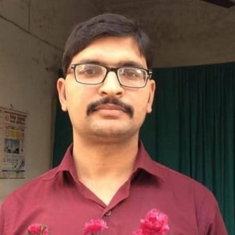 गाजीपुर में मकान में भीषण आग से डॉक्टर की मौत:सब्जी मंडी के पीछे क्लिनिक चलाते थे डॉ. अंकित मिश्रा