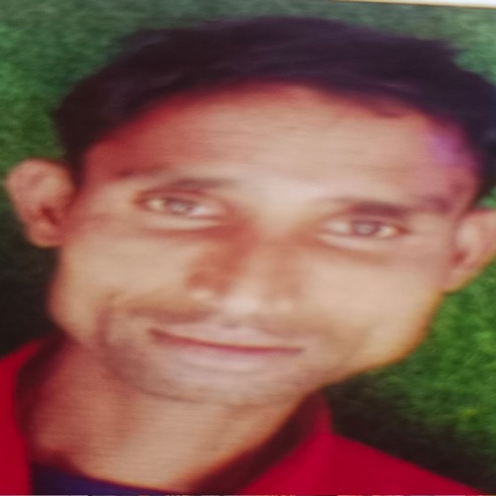 शाहजहांपुर में हादसे में बाइक सवार की मौत:साली की शादी के कार्ड बांटकर लौटते समय हादसा, साला घायल