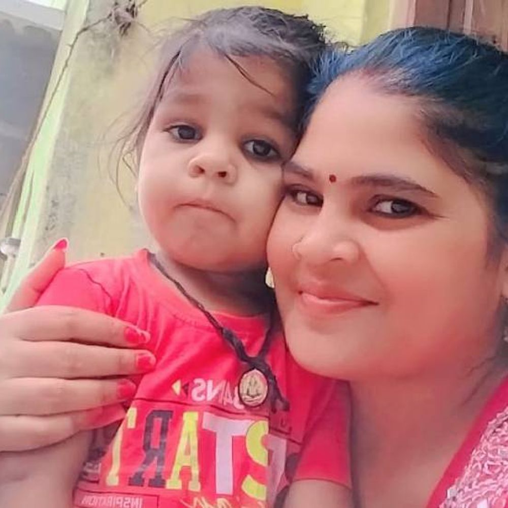 गर्लफ्रेंड की हत्या कर मासूम बच्चे को भूसे में जलाया:झांसी में पति के पास जाने की जिद करने पर कुल्हाड़ी से काटा, जागने पर बच्चे की जान ली