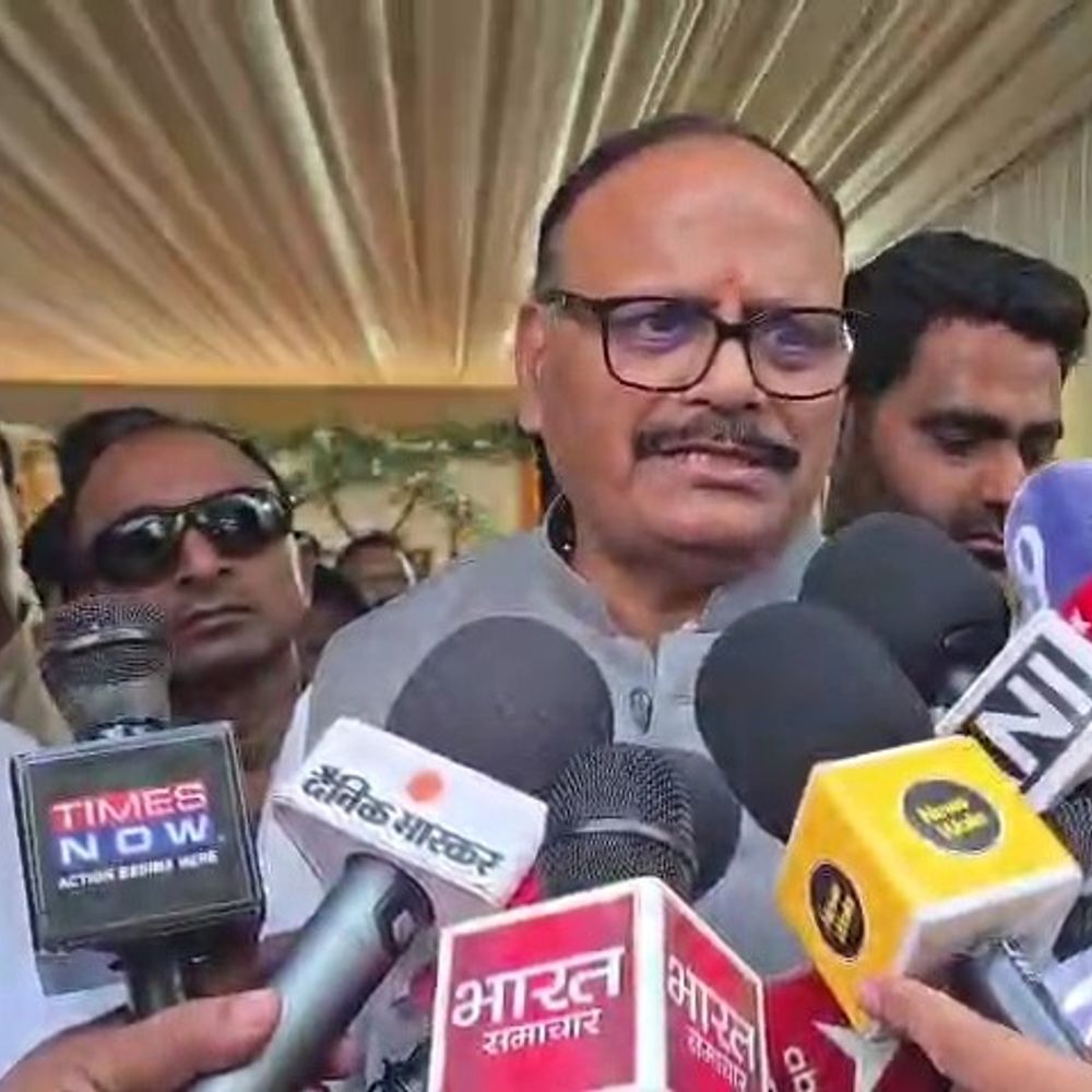 आजमगढ़ में बोले प्रदेश सरकार के डिप्टी सीएम बृजेश पाठक:धुरंधर विवाद पर बोले अपने गिरेबान में झांके सपा, सपा के शासनकाल में होते थे देंगे लूट डकैती