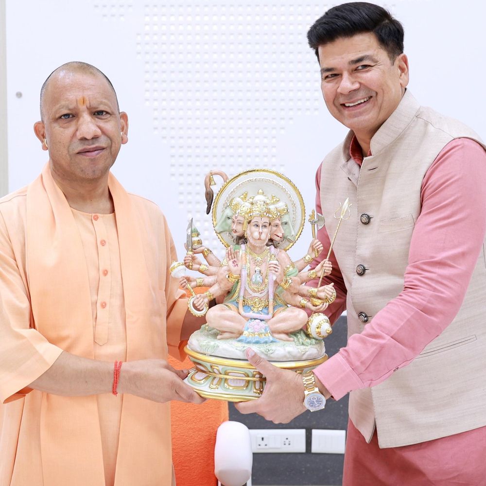 मुख्यमंत्री योगी आदित्यनाथ से मिले महापौर डॉ. उमेश गौतम:शहर के विकास और प्रदेश के सभी 17 नगर निगमों की कार्ययोजना पर चर्चा की