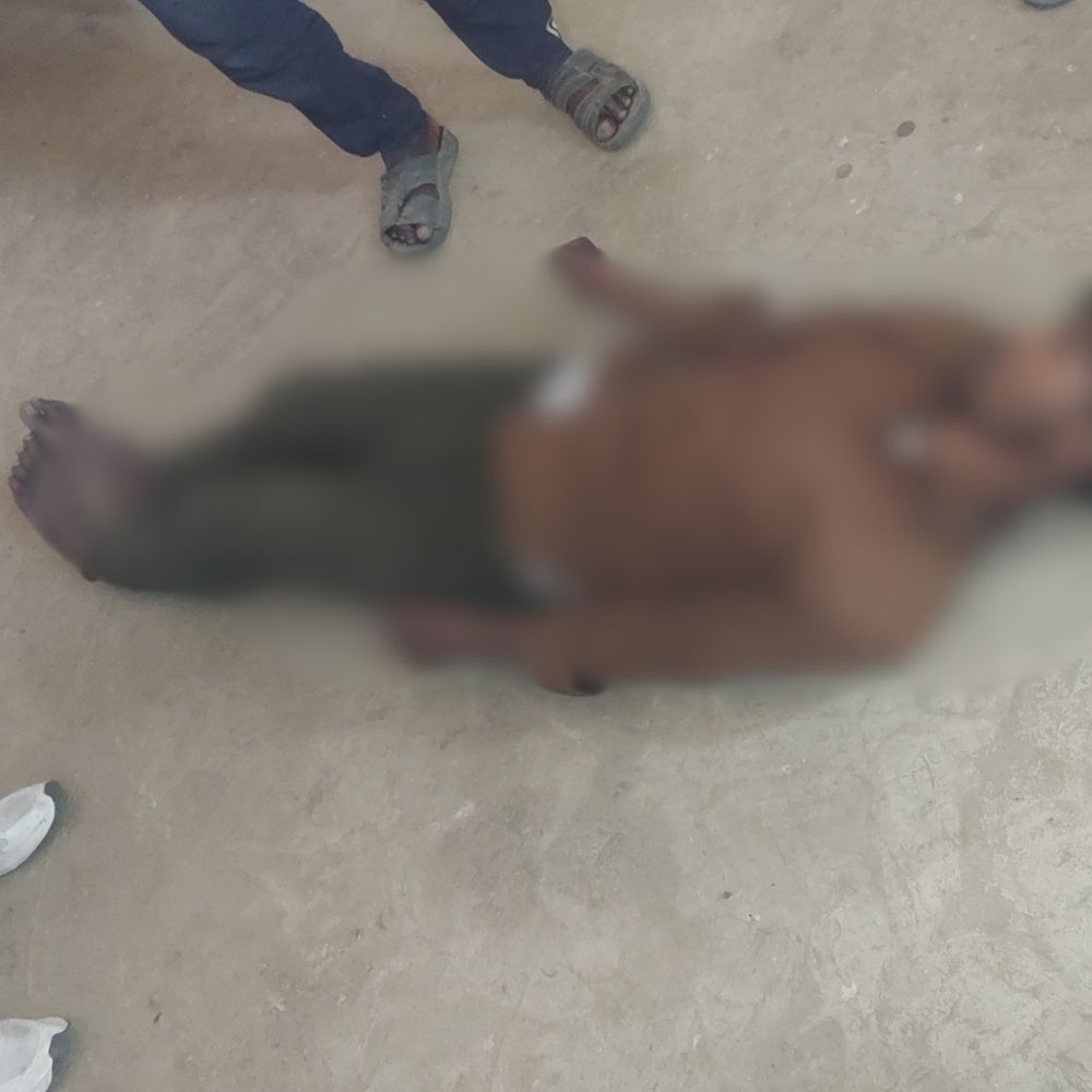 महराजगंज में बीएससी के छात्र ने की आत्महत्या:हेवती गांव में फंदे से लटका मिला शव, पुलिस जांच ,में जुटी