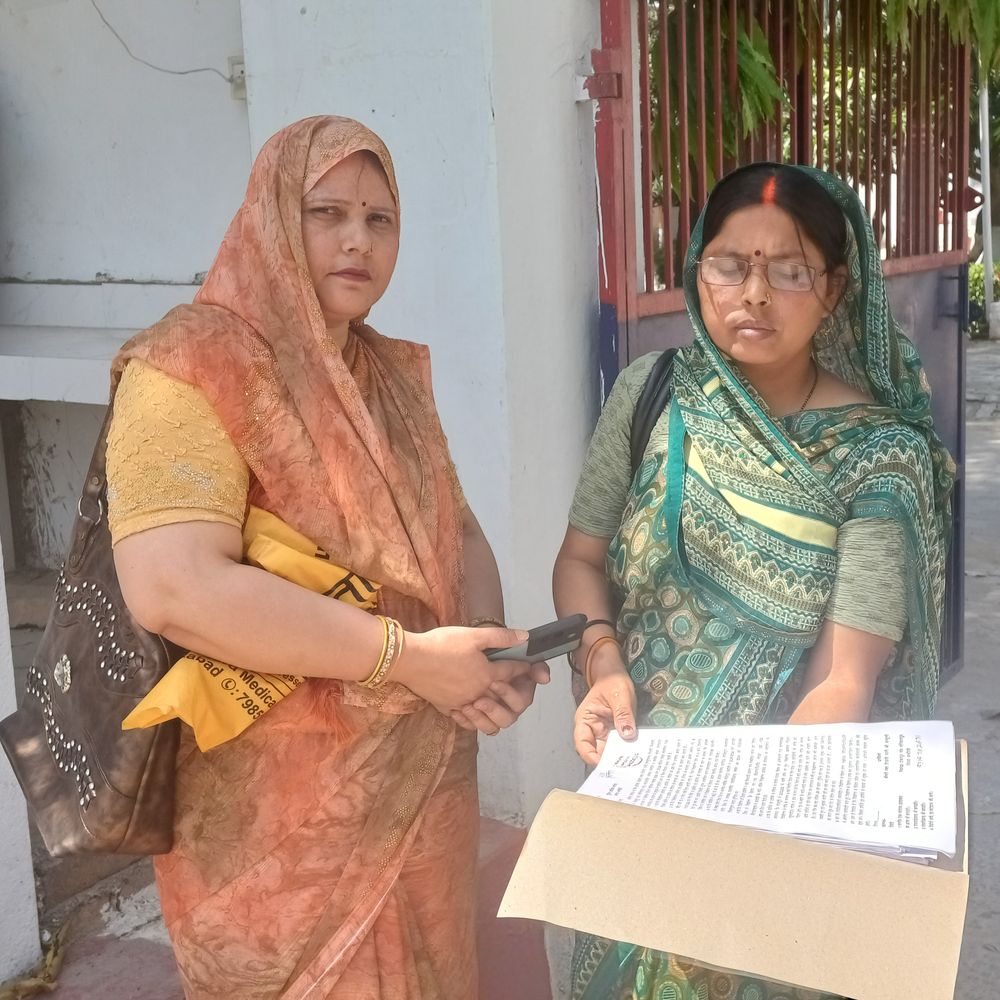 चंदौली में परिवार को जान से मारने की धमकी:बाउंड्रीवाल गिराने वालों पर कार्रवाई नहीं करने का आरोप, एसपी से शिकायत