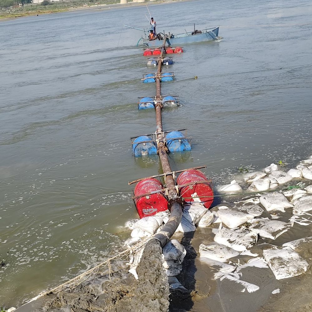 उन्नाव में गंगा कटान रोकने को युद्धस्तर पर काम शुरू:सिंचाई विभाग ने शुक्लागंज में 350 मीटर क्षेत्र में शुरू किए तकनीकी कार्य