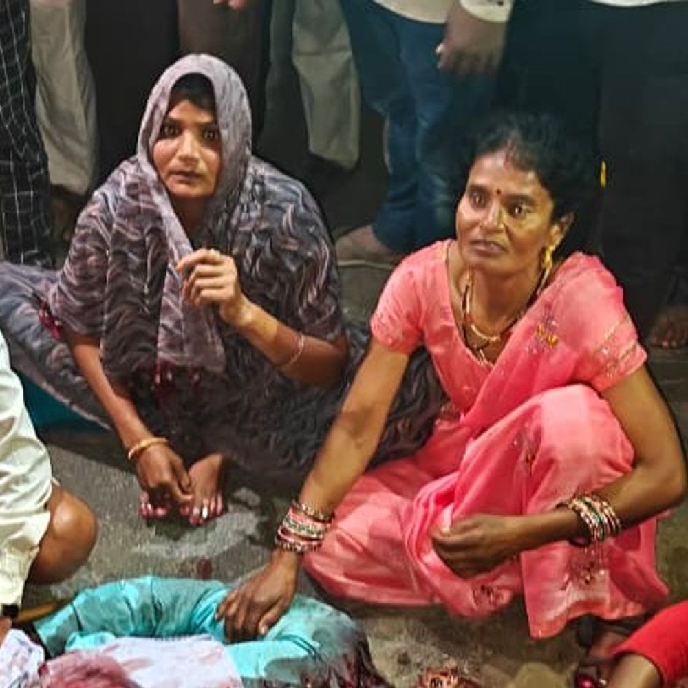 कानपुर देहात में साइकिल सवार को बाइक ने मारी टक्कर:बुजुर्ग ने मौके पर तोड़ा दम, एक युवक घायल