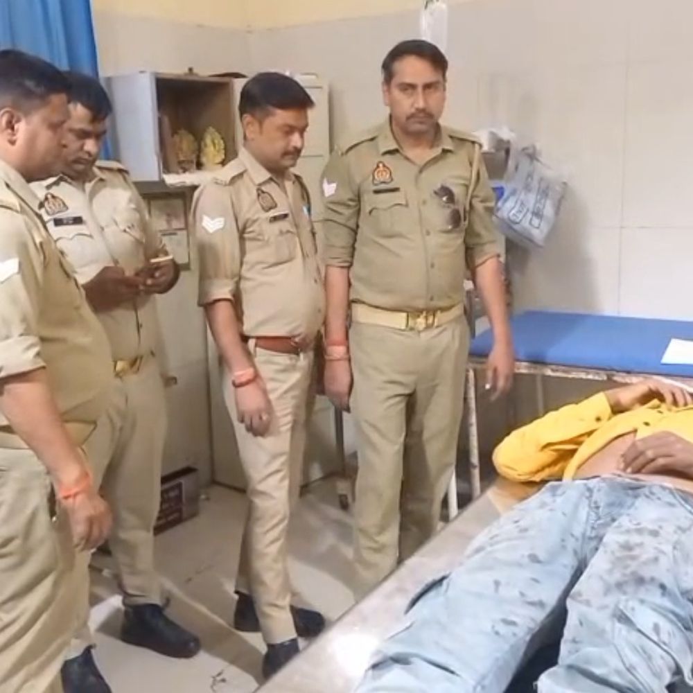 कटीले तार लगाने को लेकर विवाद में फायरिंग:युवक घायल, वजीरपुर कोटला गांव में तनाव; अस्पताल में भर्ती