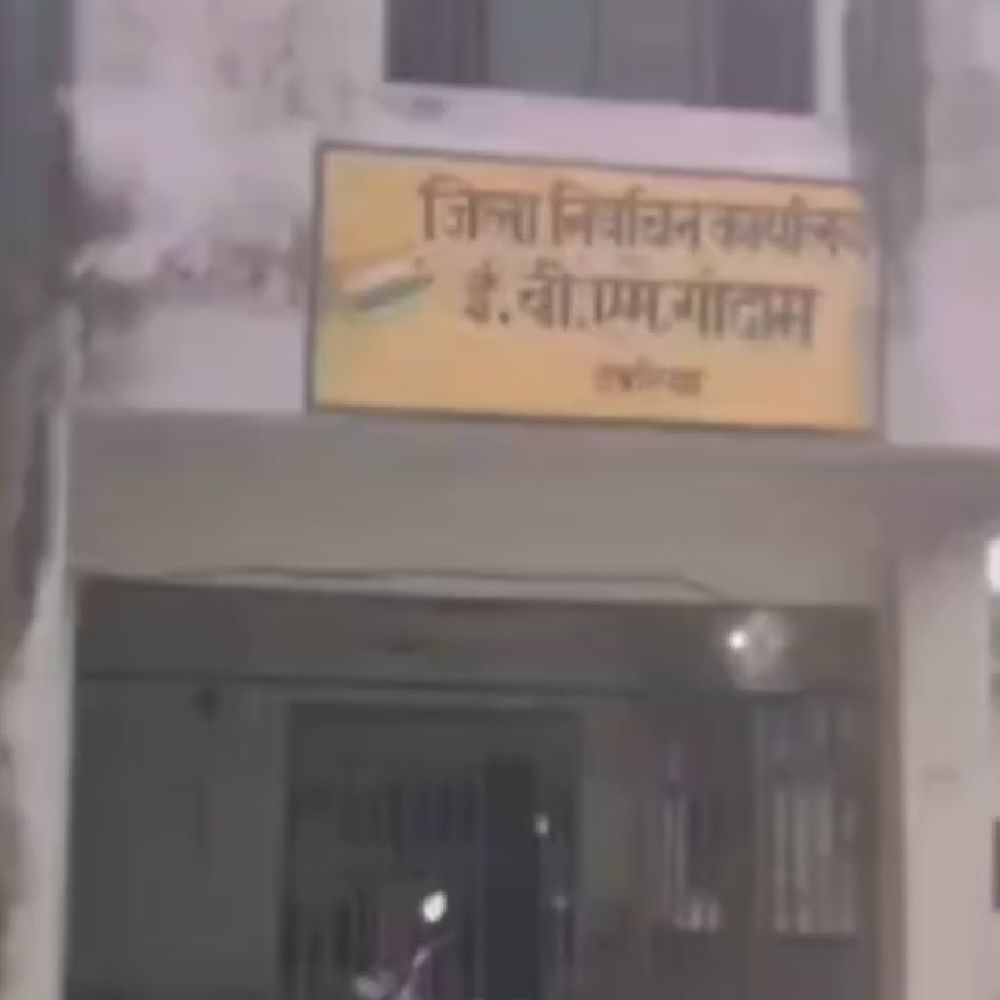 भाजपा के गढ़ सदर में 67 हजार वोटर्स हुए कम:देवरिया में मतदाता सूची पुनरीक्षण पूरा, 2.88 लाख नाम घटे; राजनीतिक समीकरणों पर असर