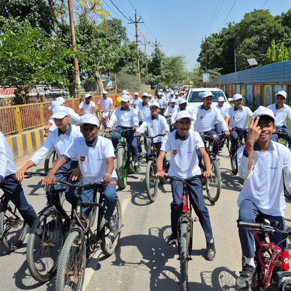 प्रयागराज में 36वीं राज्य महिला बास्केटबॉल चैम्पियनशिप शुरू:15 जिलों की 300 खिलाड़ी लेंगी हिस्सा, साइकिल रैली से प्रचार