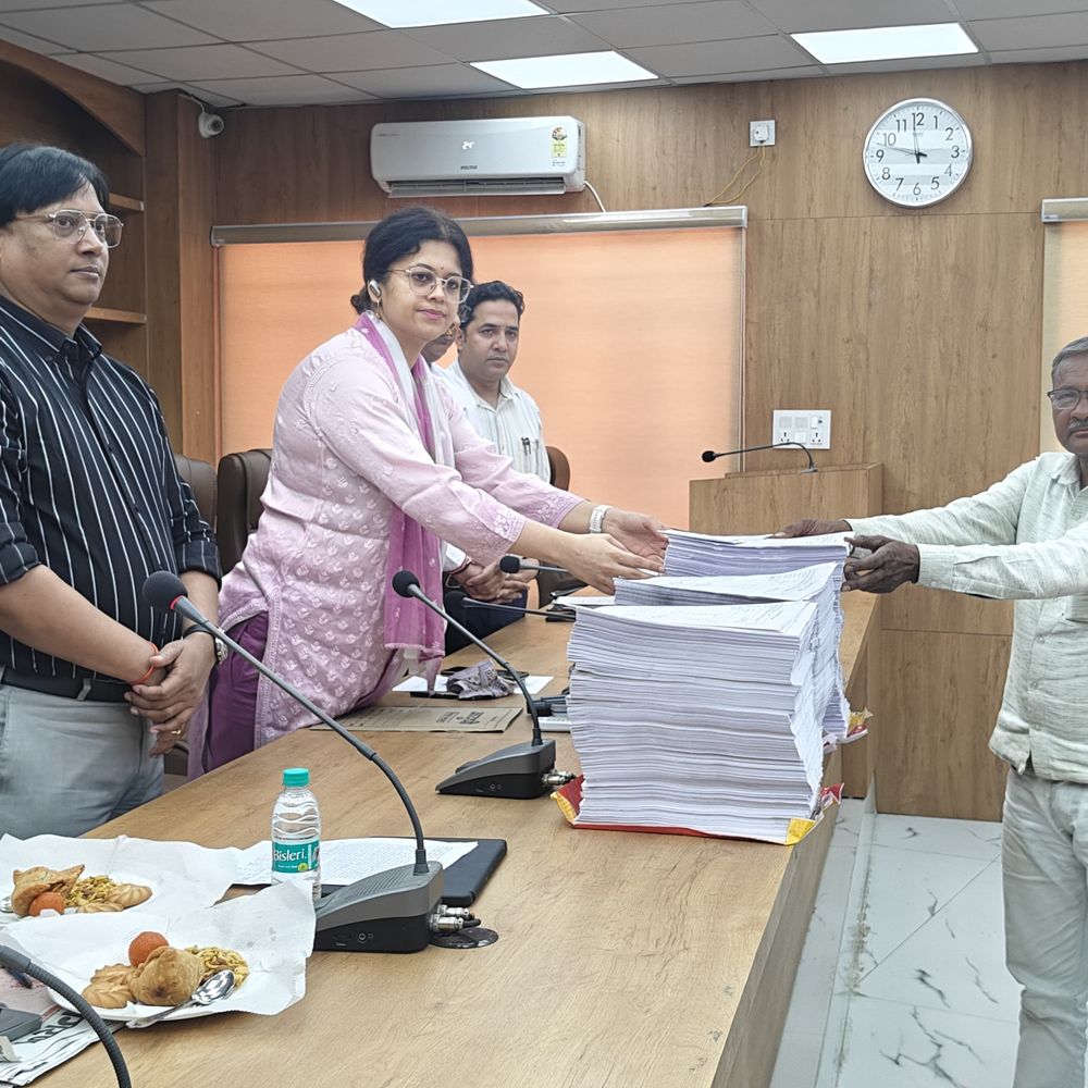 महोबा में SIR में 22,154 नए मतदाता जुड़े:26 हजार 650 मतदाताओं की वृद्धि, चरखारी विधानसभा में अधिक मतदाता बढ़े