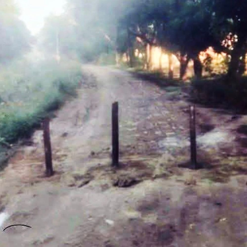 हरदोई के वल्लीपुर टोल से हटे लोहे के पिलर:टोल कंपनी ने उखड़वाए, भाजपा जिलाध्यक्ष के हस्तक्षेप से किसानों को राहत