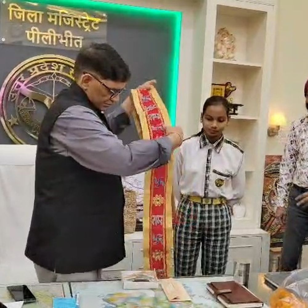 पीलीभीत की तनिष्का राणा का CBSE अंडर-17 टीम में चयन:DM ज्ञानेंद्र सिंह ने सम्मानित किया, उज्ज्वल भविष्य की शुभकामना दी