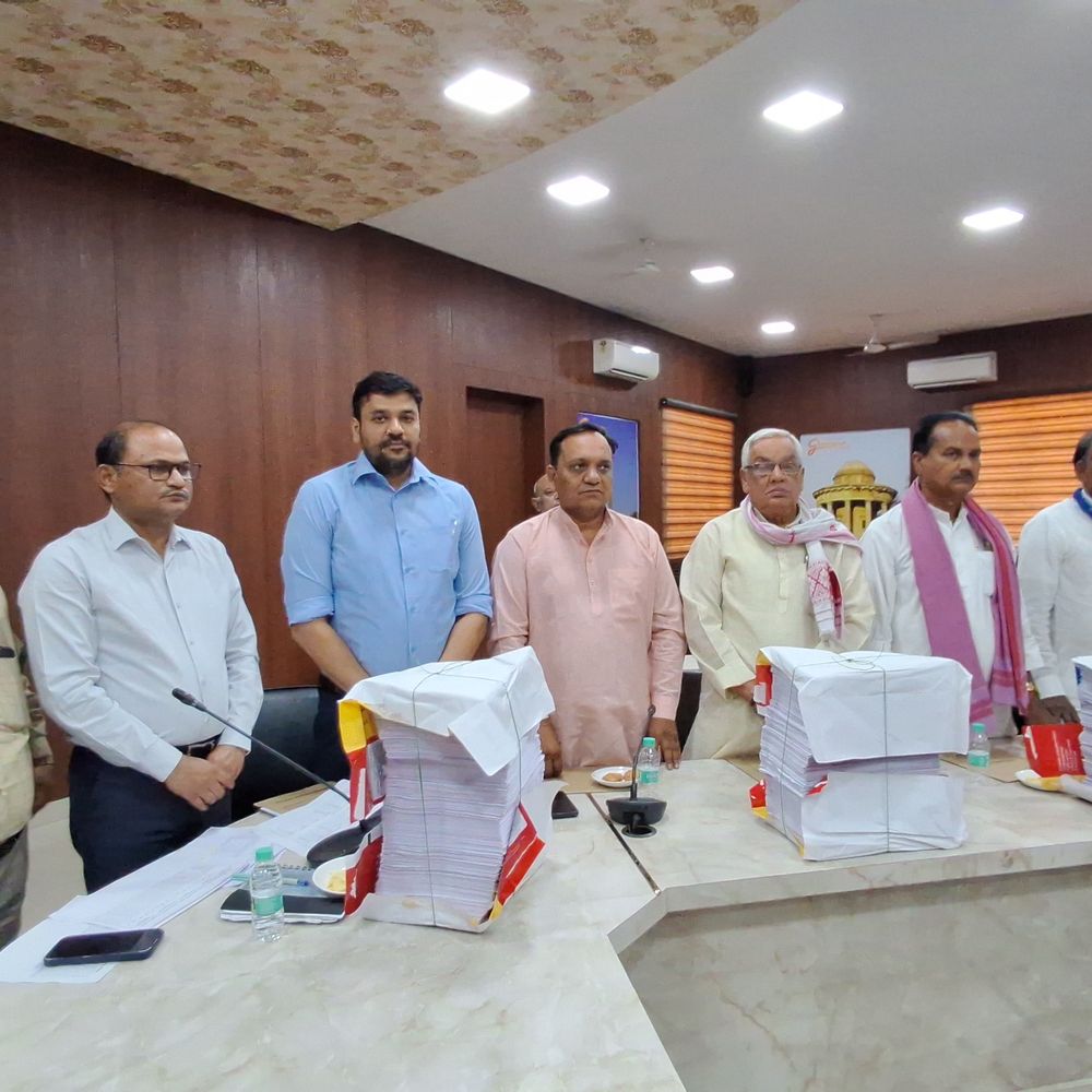 गाजीपुर में 26.30 लाख मतदाताओं की अंतिम सूची जारी:सभी दलों ने प्रक्रिया को पारदर्शी बताया, मतदाता संख्या बढ़ी