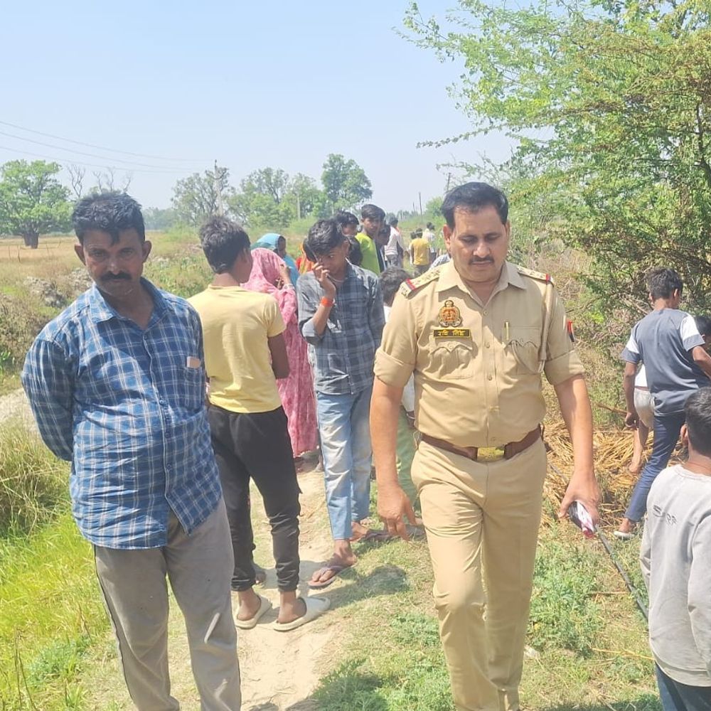 अमेठी में बिजली तार से गेहूं की फसल में आग:8-10 बिस्वा खेत जलकर राख, ग्रामीणों ने आग बुझाई