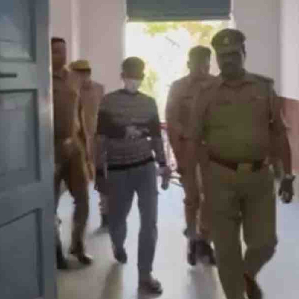 महिला कांस्टेबल-बेटे हत्याकांड का चौथा आरोपी गिरफ्तार:रामपुर में कार में जलाकर मारने के मामले में कोर्ट ने भेजा जेल