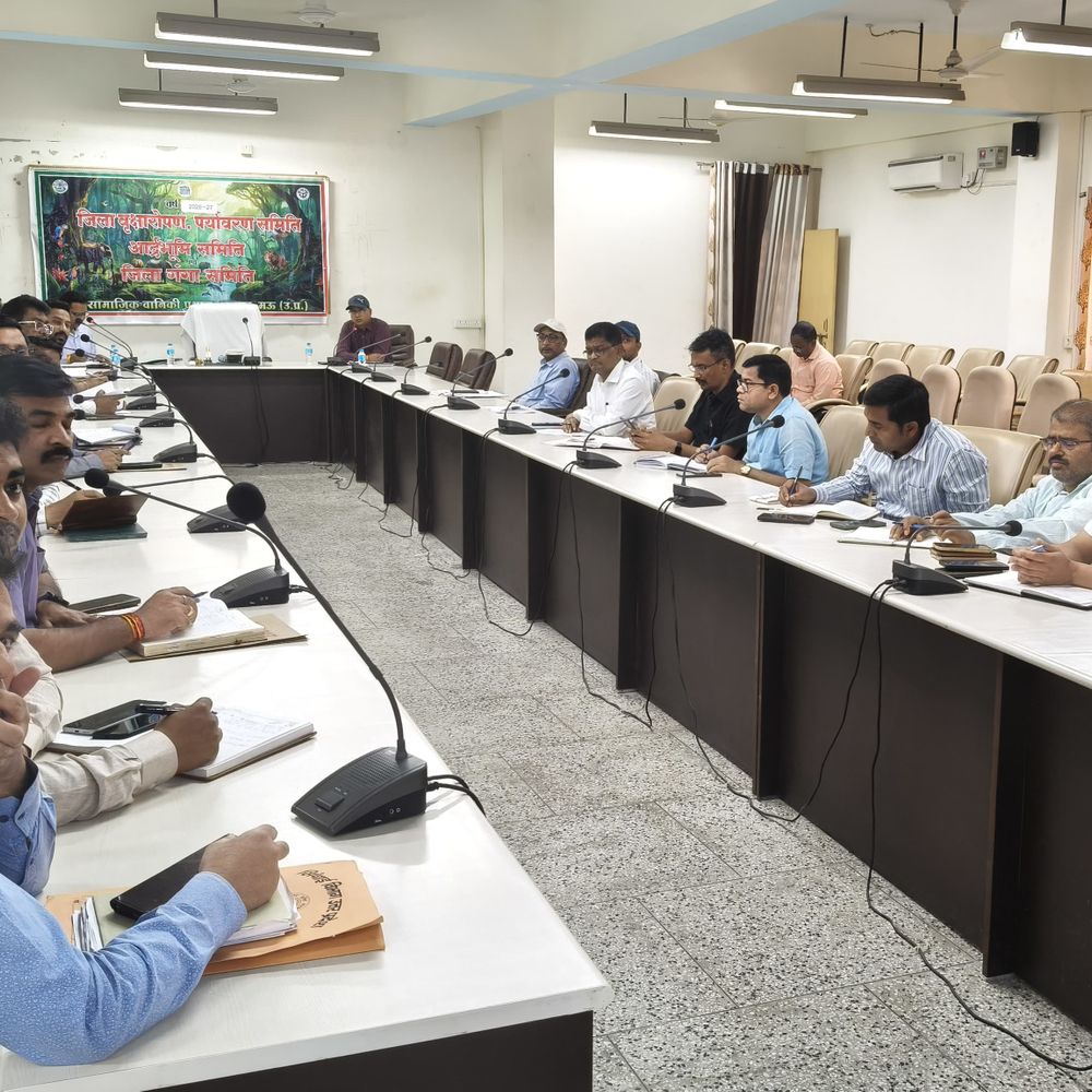 लापरवाही बरतने वाले अधिकारियों पर होगी कड़ी कार्रवाई:CDO ने वृक्षारोपण एवं गंगा समिति की बैठक में दी चेतावनी