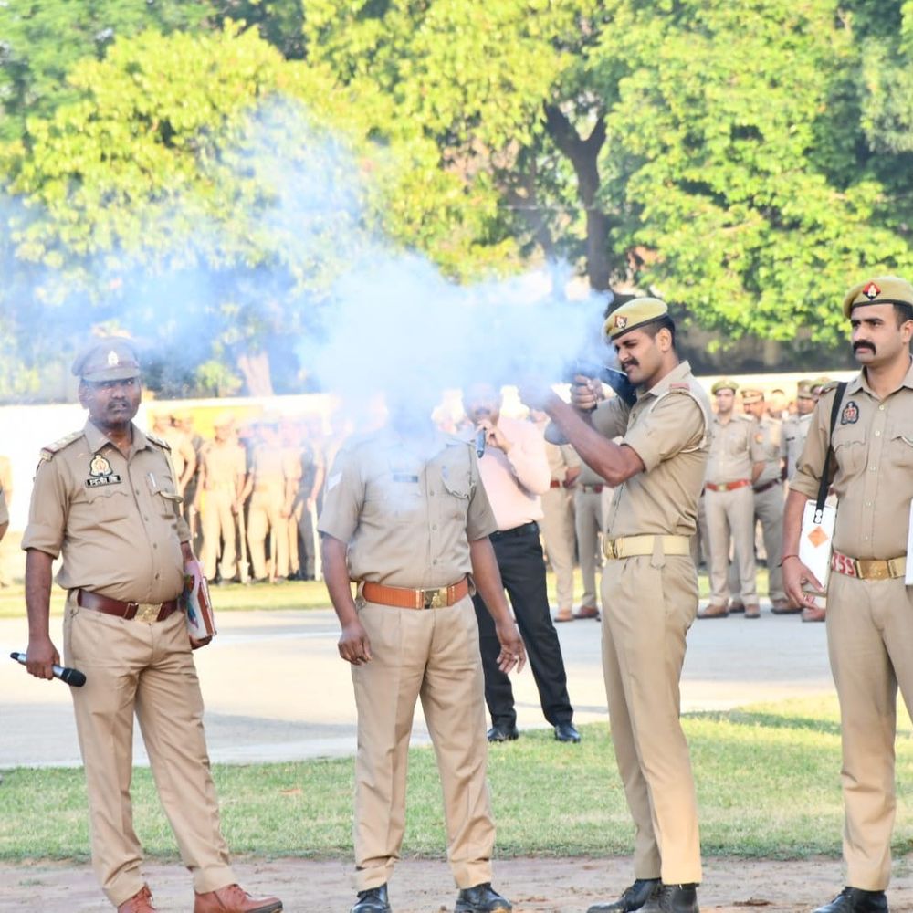 बदायूं में पुलिस परेड ग्राउंड में दंगा नियंत्रण ड्रिल:SSP बोलीं, कानून व्यवस्था बनाए रखना हमारी जिम्मेदारी