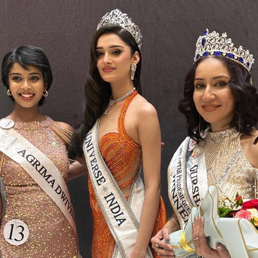 लखीमपुर की शिक्षिका गुलशरण मिश्रा बनीं मिसेज यूपी 2026:राजधानी लखनऊ में प्रतिष्ठित खिताब जीता, लोगों ने दी बधाई