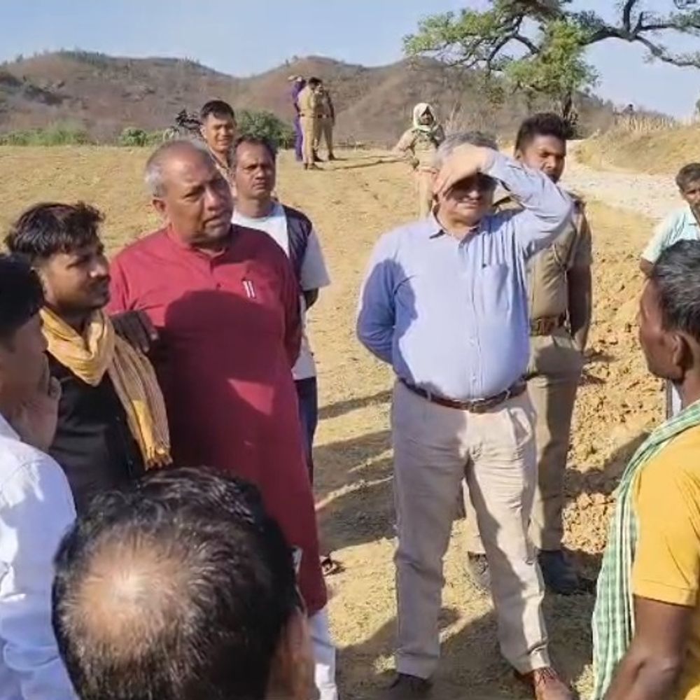 संजय निषाद ने रिहंद-ओबरा डैम में मछली-पालन का निरीक्षण किया:योजनाओं में अनियमितता मिलने पर नाराजगी व्यक्त की