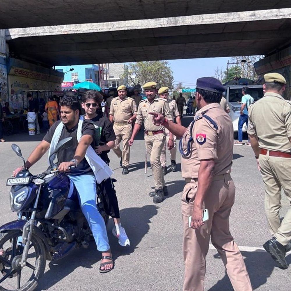 इटावा में यातायात नियम उल्लंघन पर 50 चालान:बकेवर क्षेत्र में सघन चेकिंग अभियान, 20 वाहन सीज