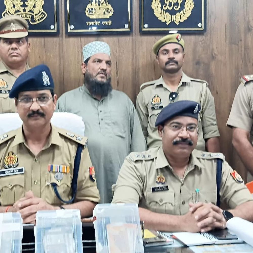 संभल का हैंडीक्राफ्ट कारोबारी नकली नोटों के साथ गिरफ्तार:एटीएस मुरादाबाद ने संभल में ₹20,000 के जाली नोट पकड़े, पुलिस ने जेल भेजा