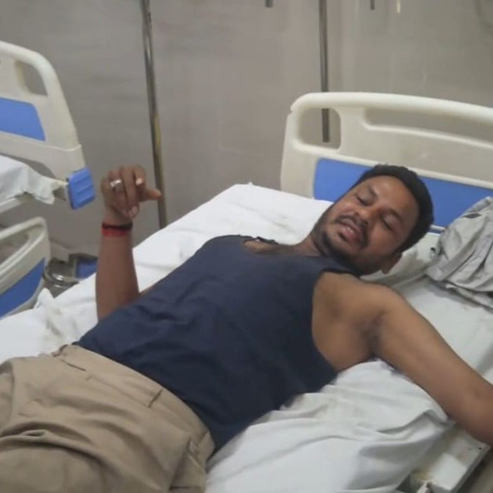 3 नकाबपोशों ने घर में घुसकर युवक को चाकू घोंपा:  लूटपाट की नीयत से हमले की आशंका, घायल सिम्स में भर्ती, पुलिस जांच में जुटी – Bilaspur (Chhattisgarh) News