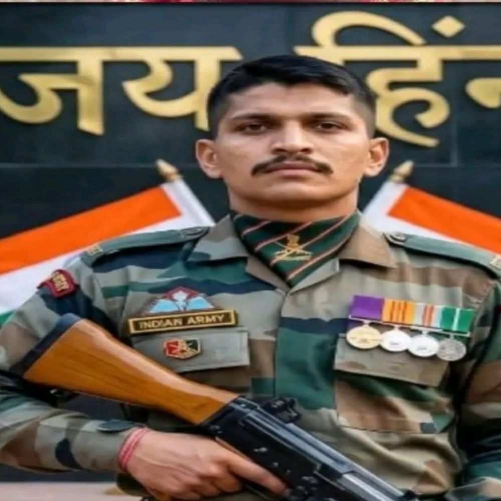 कुपवाड़ा में देश की रक्षा करते हुए अखिलेश शुक्ला शहीद:सुल्तानपुर के लाल को सैन्य सम्मान के साथ विदाई, पिता भी सेना से रिटायर