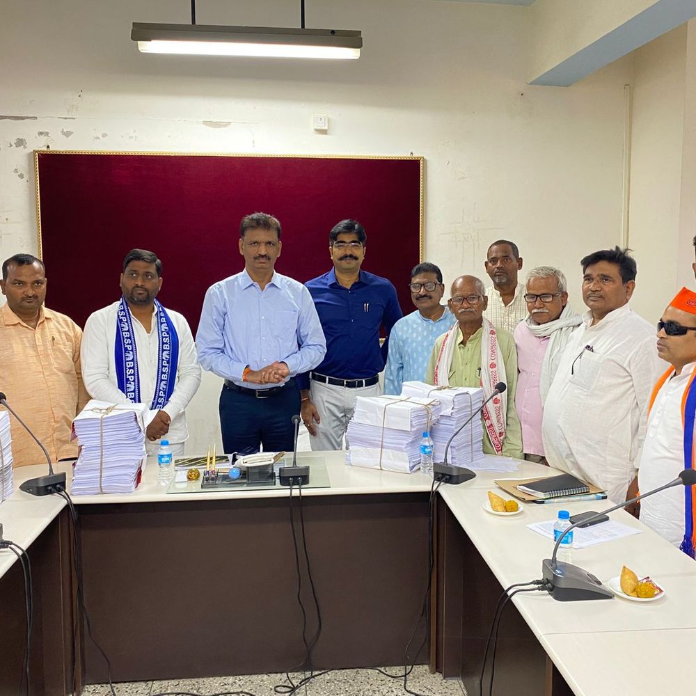 SIR फाइनल लिस्ट, मऊ में 15 लाख से ज्यादा वोटर:1.02 लाख अधिक मतदाता जुड़े, जेंडर रेशियो 833 हुआ