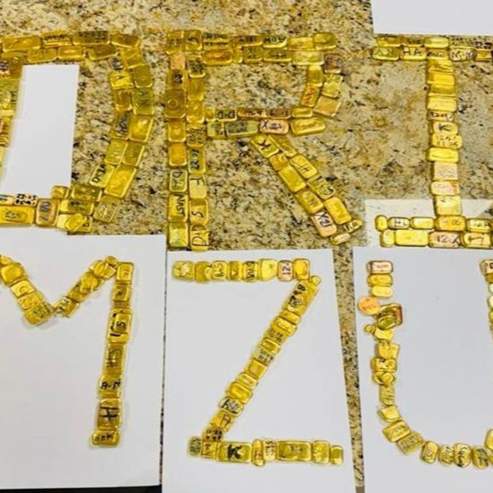 मुंबई एयरपोर्ट पर ₹38 करोड़ का 29.37 किलो सोना जब्त:24 केन्याई महिलाएं गिरफ्तार, कपड़ों-बैग में छिपाकर ला रही थीं गोल्ड