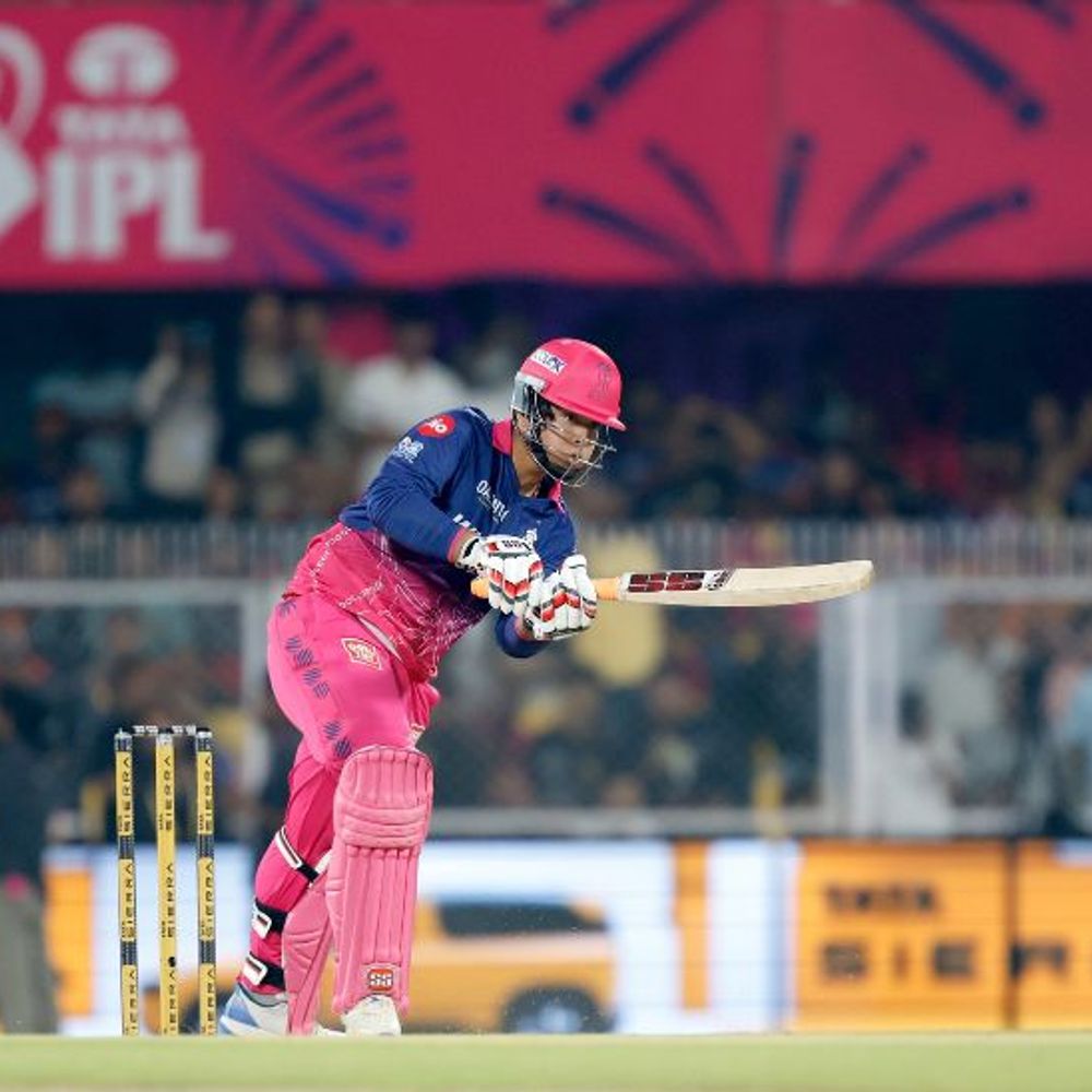 IPL में बेंगलुरु ने राजस्थान को 202 का टारगेट दिया:वैभव सूर्यवंशी की छक्के से फिफ्टी, हेजलवुड की बॉल पर लगातार 3 चौके, एक छक्का मारा