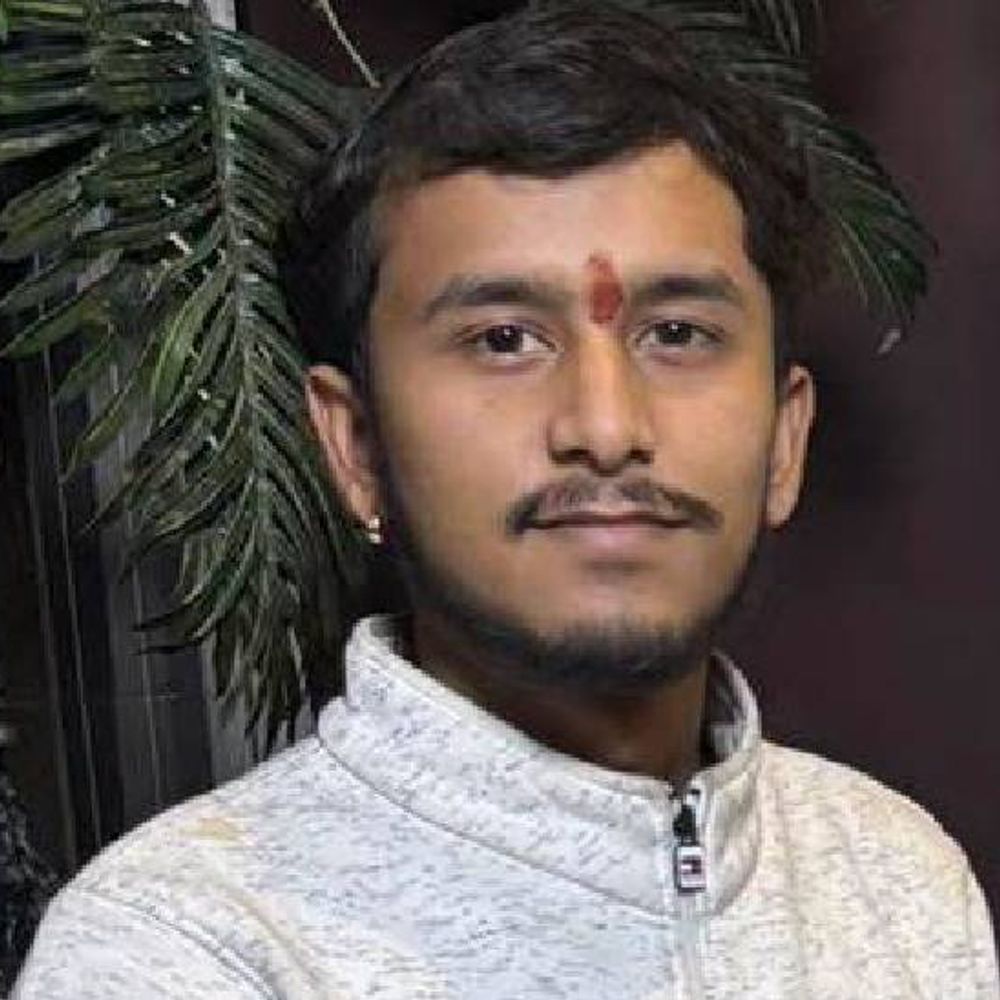 नजीराबाद में किशोरी से रेप करने वाला भाजपा नेता अरेस्ट:होटल में कमरा न मिलने पर बनवाया फर्जी आधार कार्ड, पिता-भाई समेत 5 पर FIR