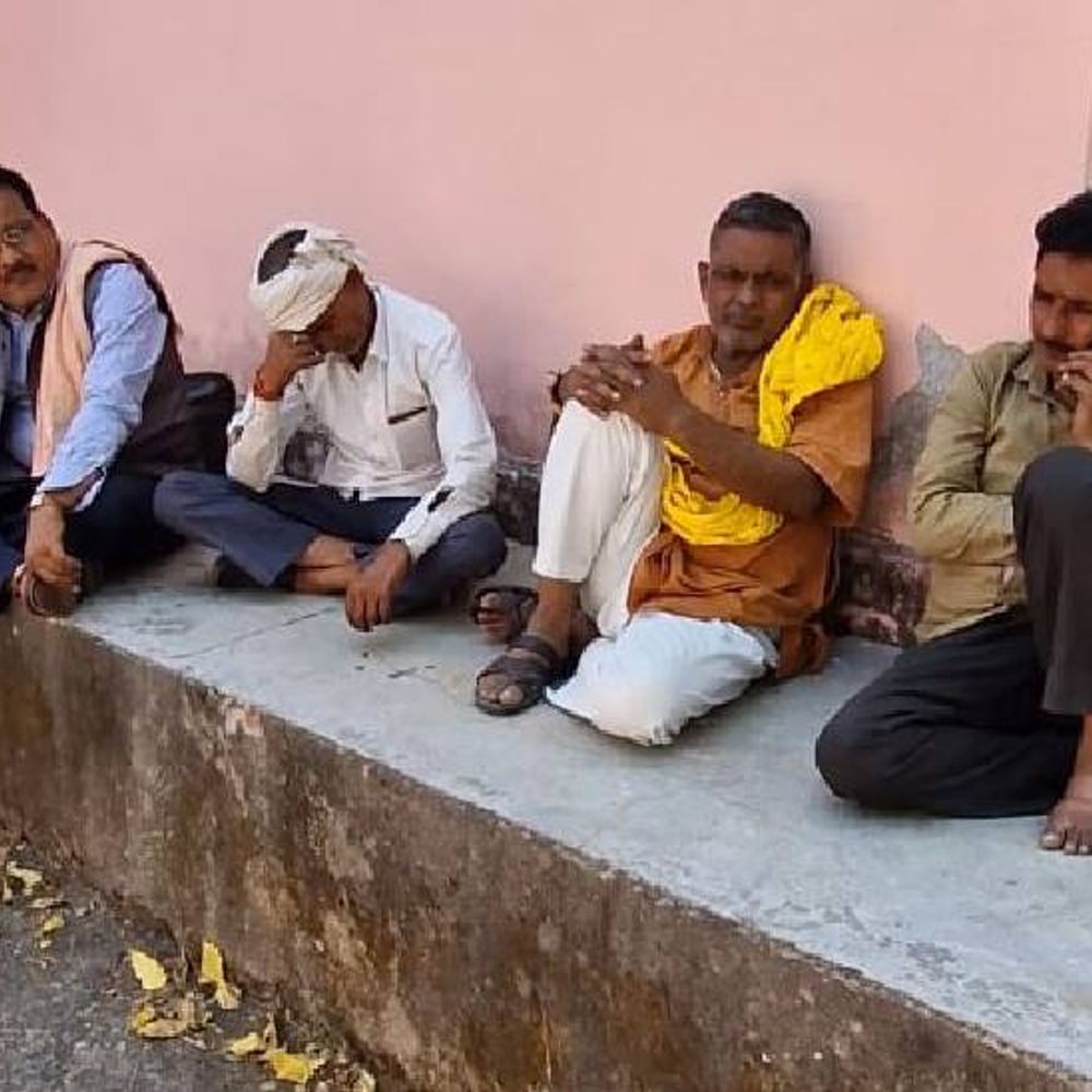 झांसी में पॉलिटेक्निक स्टूडेंट ने किया सुसाइड:जंगल में जाकर जहर खाया, भाई को फोन लगाया तो अस्पताल ले गए, दम तोड़ा