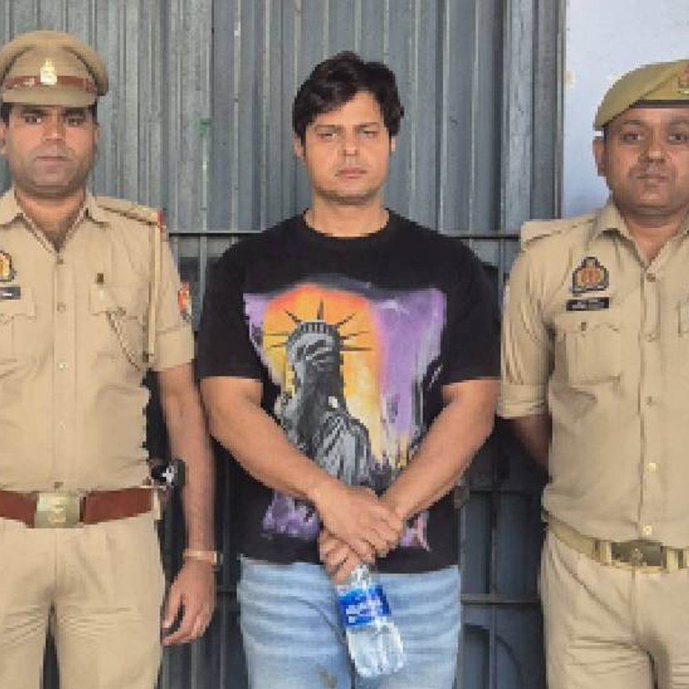 डॉक्टर से रेप करने वाला 25 हजार का इनामी अरेस्ट:पिता के इलाज के दौरान बढ़ाई नजदीकी, घर में बंधक बनाकर किया दुष्कर्म