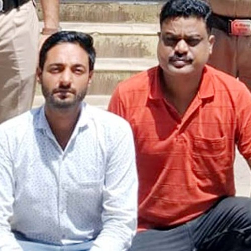 रायगढ़ में ऑनलाइन क्रिकेट सट्टा पर पुलिस की कार्रवाई:  कोलकाता- लखनऊ के बीच चल रहे मैच में लग रहे थे दांव, दो आरोपी गिरफ्तार – Raigarh News