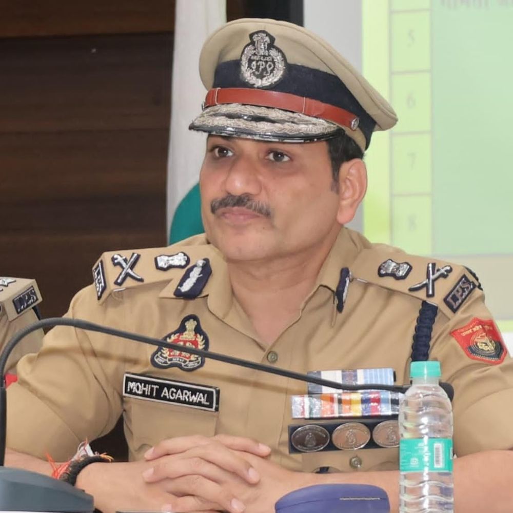 कैंट थाने पर तैनात इंस्पेक्टर, 5 एसआई सहित 12 निलंबित:विवेचना में देरी करने पर पुलिस कमिश्नर ने लिया एक्शन, 60 दिन से लटकी थी जांच