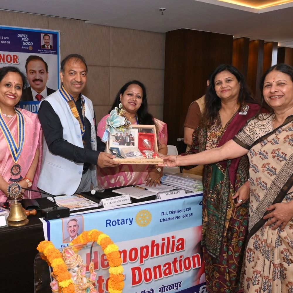 गोरखपुर में रोटरी क्लब मिडटाउन की ऑफिशियल मीटिंग:डिस्ट्रिक्ट गवर्नर के सामने पेश हुए 5 बड़े सेवाकार्य, आगे के लिए की प्लानिंग