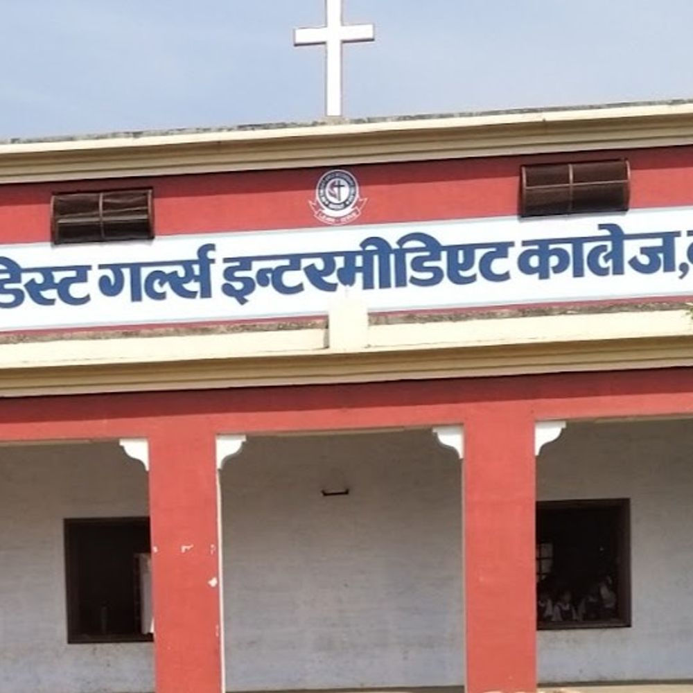 2 साल की जांच के बाद भूमाफियाओं पर FIR:डीआईओएस ने मैथोडिस्ट गर्ल्स इंटर कॉलेज खेल के मैदान पर कब्जा करने वालों के खिलाफ दर्ज कराया मुकदमा