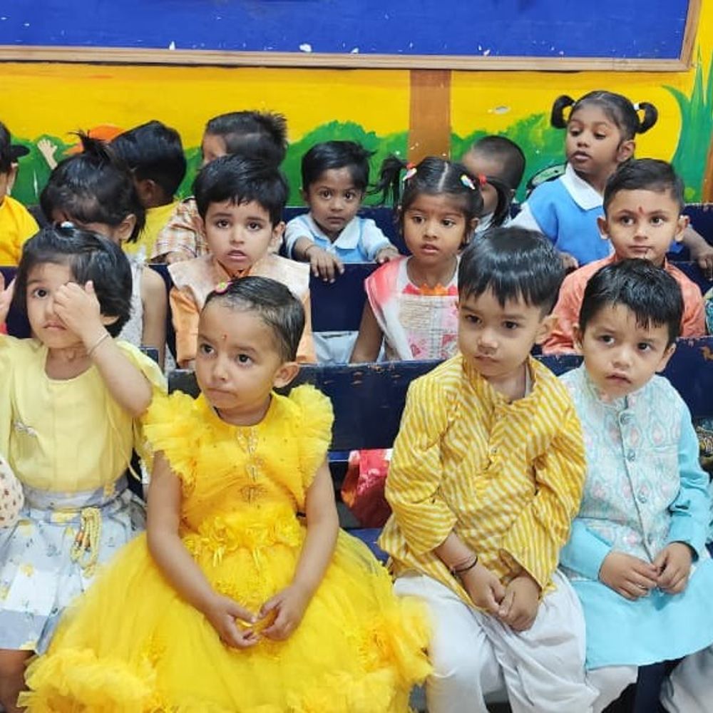 सेंट मीरा अकादमी में बैसाखी पर्व का आयोजन:नन्हे विद्यार्थियों की रंगारंग प्रस्तुतियों ने मन मोहा