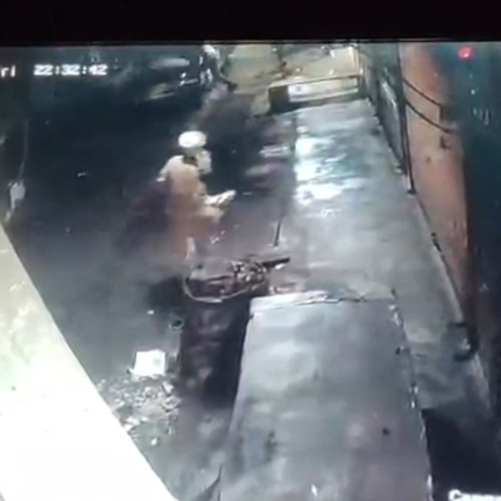 भाजपा पार्षद के परिवार पर चढ़ाई पिकअप VIDEO:बर्थडे पार्टी के दौरान उत्पात मचा रहे थे युवक; रोकने पर कर दिया हमला