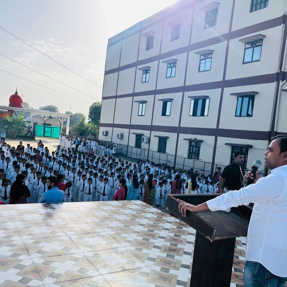 इटावा में ABVP ने किया 'वंदे मातरम्' सामूहिक गान:सैकड़ों छात्रों ने लिया भाग, राष्ट्रभक्ति का संदेश दिया