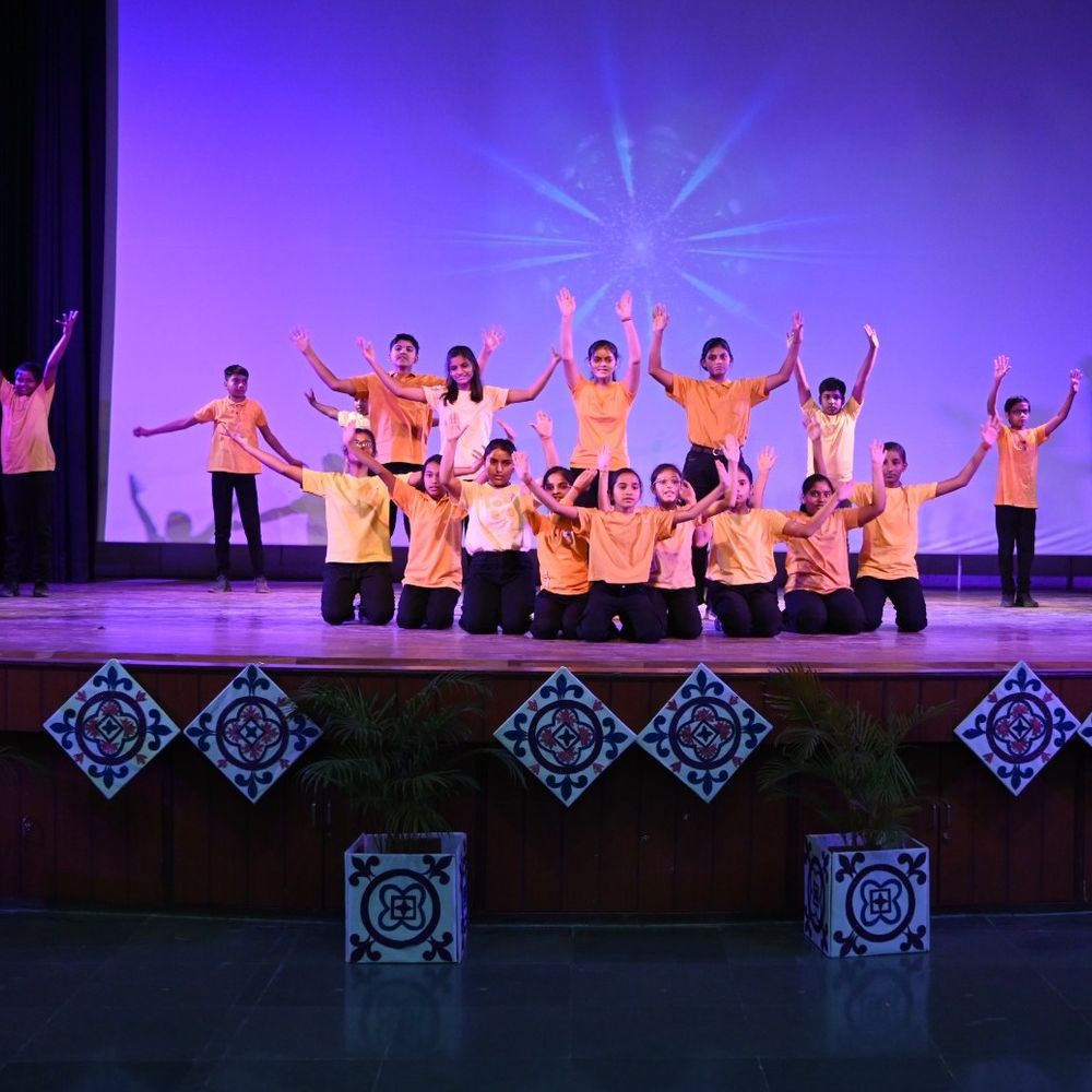 प्रयागराज गंगा गुरुकुलम में गूंजे गीता के श्लोक:नए छात्रों का स्वागत, अभिभावकों को बताया गया विद्यालय का विजन